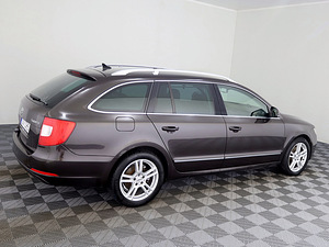 Skoda Superb Highline 4x4 ATM 2.0 TDI 103kW (3 foto / 9)