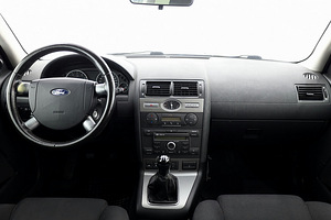 Ford Mondeo Facelift 2.0 107kW (5 foto / 7)