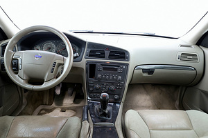 Volvo V70 Facelift 2.4 103kW (5 foto / 7)