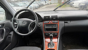 Mercedes-Benz C 180 Classic ATM 1.8 105kW (5 foto / 7)