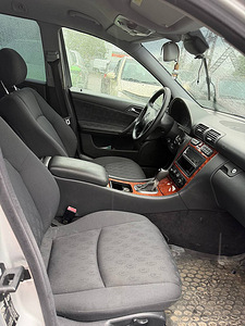 Mercedes-Benz C 180 Classic ATM 1.8 105kW (6 foto / 7)