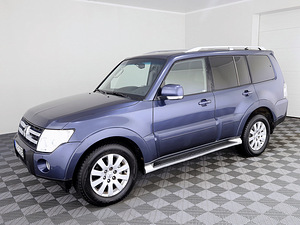 Mitsubishi Pajero Luxury ATM 3.2 DI-D 125kW (2 foto / 8)