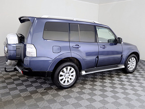 Mitsubishi Pajero Luxury ATM 3.2 DI-D 125kW (3 foto / 8)
