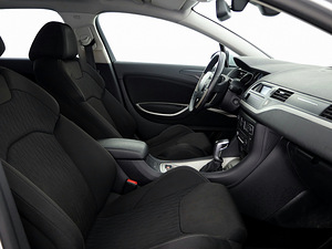 Citroen C5 Elegance Facelift ATM 1.6 115kW (6 foto / 8)