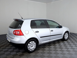Volkswagen Golf Comfortline ATM 1.6 75kW (3 foto / 7)