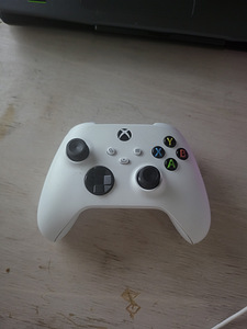 Xbox Series S pult (1 foto / 2)