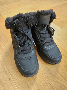 Skechers kevad-sügis ketsid, suurus 35 (1 foto / 9)