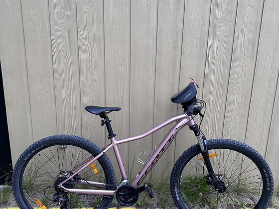 Scott Contessa Active