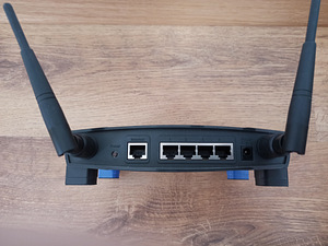 Роутер Linksys WRT54G (3 фото из 3)