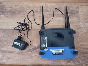 Роутер Linksys WRT54G (2 фото из 3)