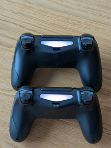 Пульты PS4 с зарядной станцией (2 фото из 7)