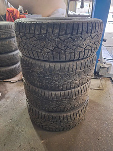 215/60R16 5x108 Mondeo 4/focus 2/c-max/s-max /Nokian (1 фото из 2)
