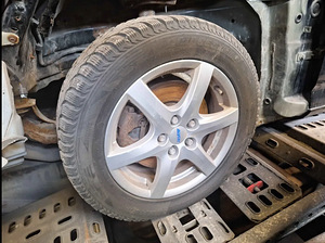215/55R16 5x108 Ford Mondeo 4/focus 2/c-max/s-max (6 foto / 7)