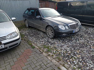 Mercedes-Benz E 220 T CDI Avantgard (1 foto / 1)