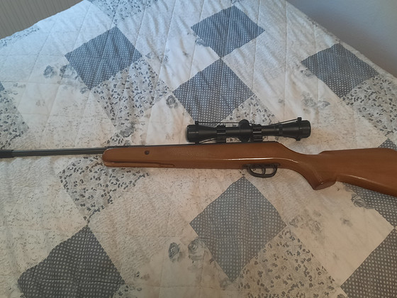 Pneumaatiline õhupüss CROSMAN SUMMIT.