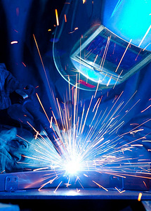 Vajatakse metallkonstruktsioonide koostelukkseppa ja keevitajat (1 foto / 1)