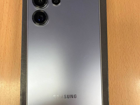 Samsung Galaxy S25 Ultra 12/256Gb Silver v heas korras