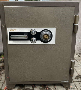 Kaks seifi Ise järele tulla. (5 foto / 10)
