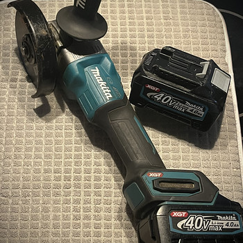 MAKITA GA005G 40V Max XGT Akunurklihvija Komplekt