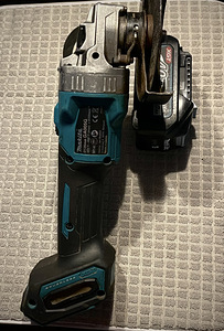 Комплект аккумуляторной угловой шлифмашины MAKITA GA005G 40V (9 фото из 9)