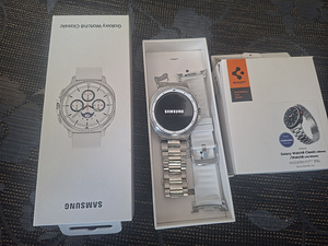 Samsung Galaxy Watch8 Classic LTE hõbedane (1 foto / 3)