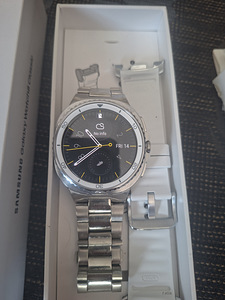 Samsung Galaxy Watch8 Classic LTE hõbedane (2 foto / 3)