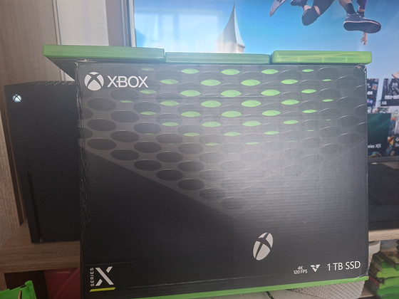 Xbox Series X 1TB SSD + 2 kontrollerit + 3 mängu