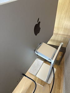 Apple Studio Display 27" 5K (2 фото из 3)