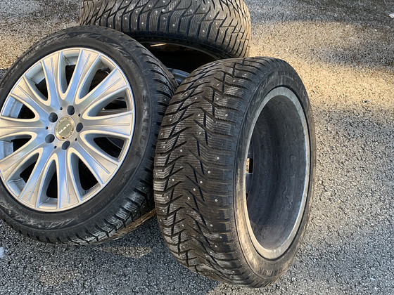 Rehvikomplekt 245/45 R18