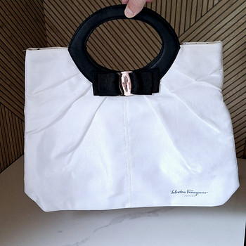 Тканевая сумочка Salvatore Ferragamo.