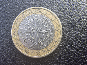 France 1999 1 euro. First map, bee looking left. (2 foto / 2)
