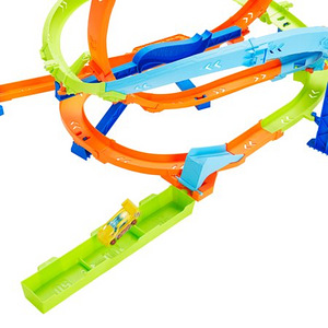 HOT WHEELS megakiirendiga ringrada Cyclone Loop (4 foto / 7)