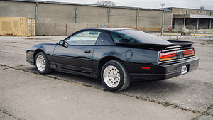 Pontiac Firebird Trans Am GTA 5.7 V8 (3 foto / 14)
