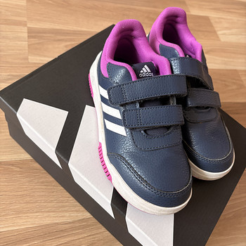 Кроссовки Adidas 32