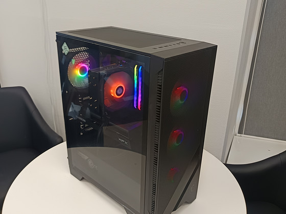 UUS GAMER PC Ryzen 7 /32GB RAM/500GB+1TB SSD/RADEON 9060XT