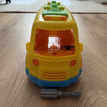 Mänguasi buss