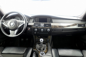 BMW 523 Sportpakett Facelift 2.5 140kW (5 foto / 9)