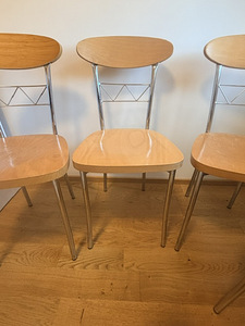 Müüa 4 Itaalias valmistatud söögitooli (1 foto / 9)