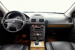Volvo XC90 Summum Facelift ATM 2.4 D5 136kW (5 foto / 8)