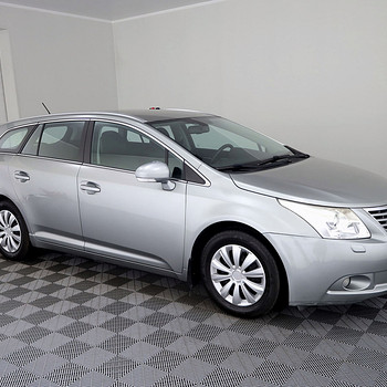 Toyota Avensis Linea Sol 1.8 108kW