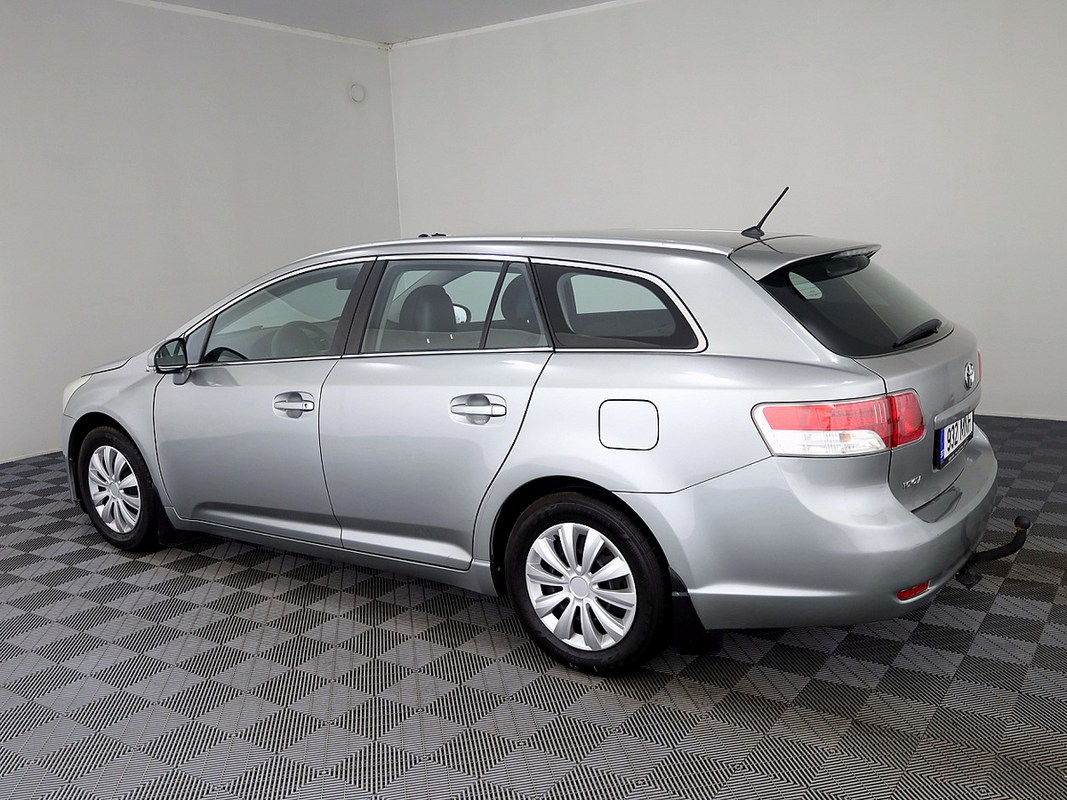 Toyota Avensis Linea Sol 1.8 108kW