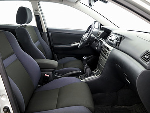 Toyota Corolla Linea Sol Facelift 1.6 81kW (6 foto / 8)