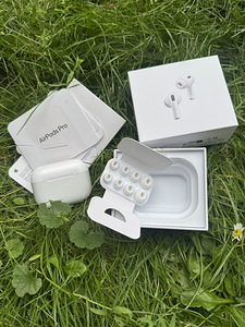 AirPods Pro 3 (реплика люкс) 2026 (5 фото из 6)