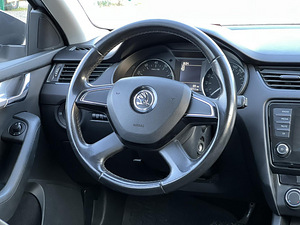 SKODA OCTAVIA (9 фото из 11)