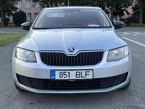 SKODA OCTAVIA (3 фото из 11)