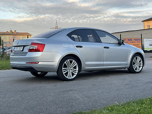 SKODA OCTAVIA (7 фото из 11)