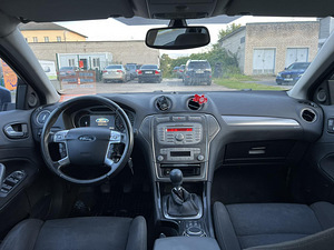 FORD MONDEO (9 фото из 10)