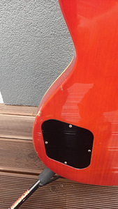 Edwards Les Paul elektrikitarr koos kohvriga (7 foto / 10)