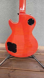 Edwards Les Paul elektrikitarr koos kohvriga (8 foto / 10)