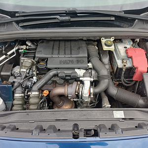 Peugeot 308 (6 foto / 8)